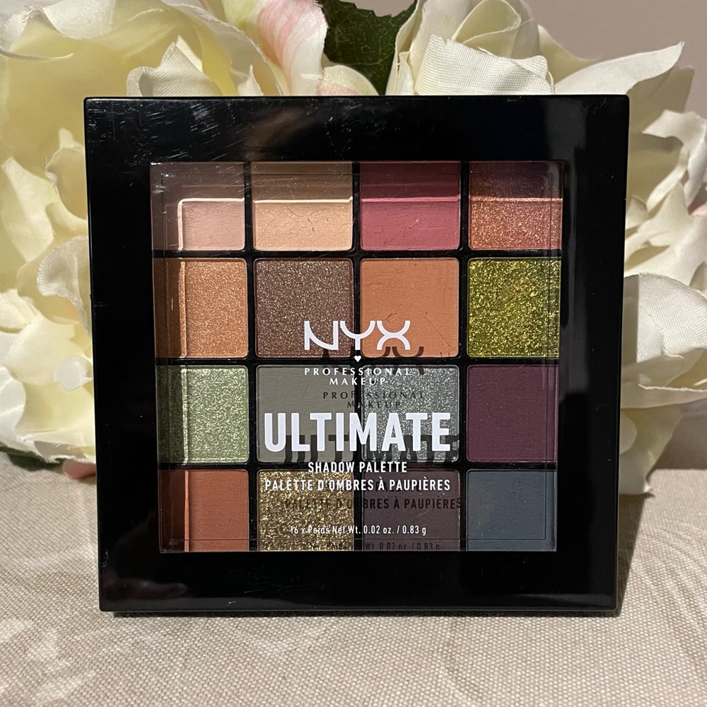 NYX 16 Eye Shadow